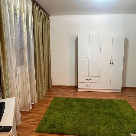 One Room Apartment Ptm Bukarest Eksteriør billede