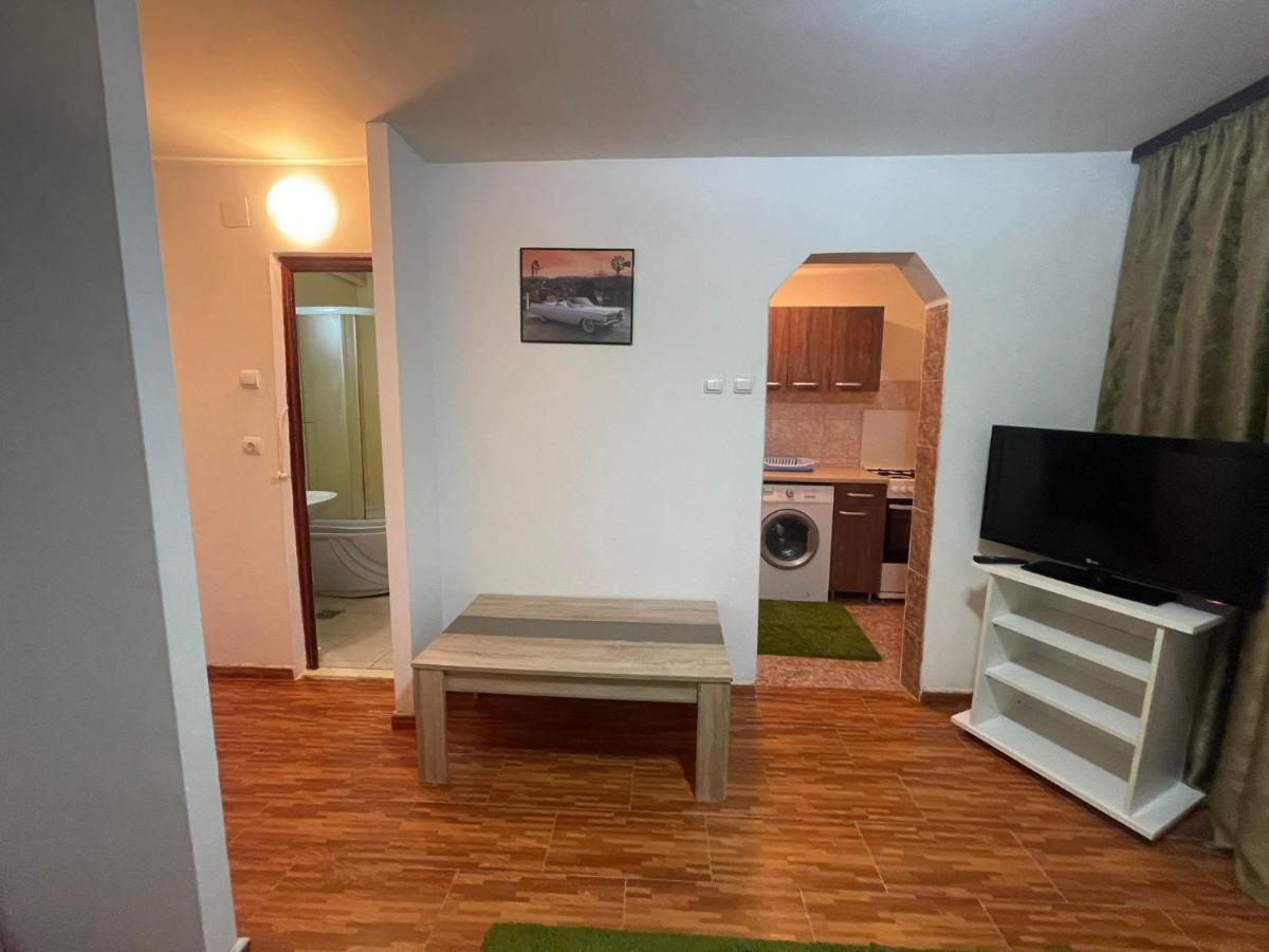 One Room Apartment Ptm Bukarest Eksteriør billede