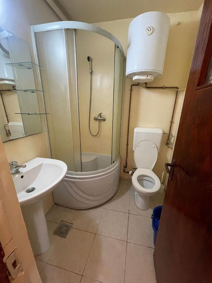 One Room Apartment Ptm Bukarest Eksteriør billede