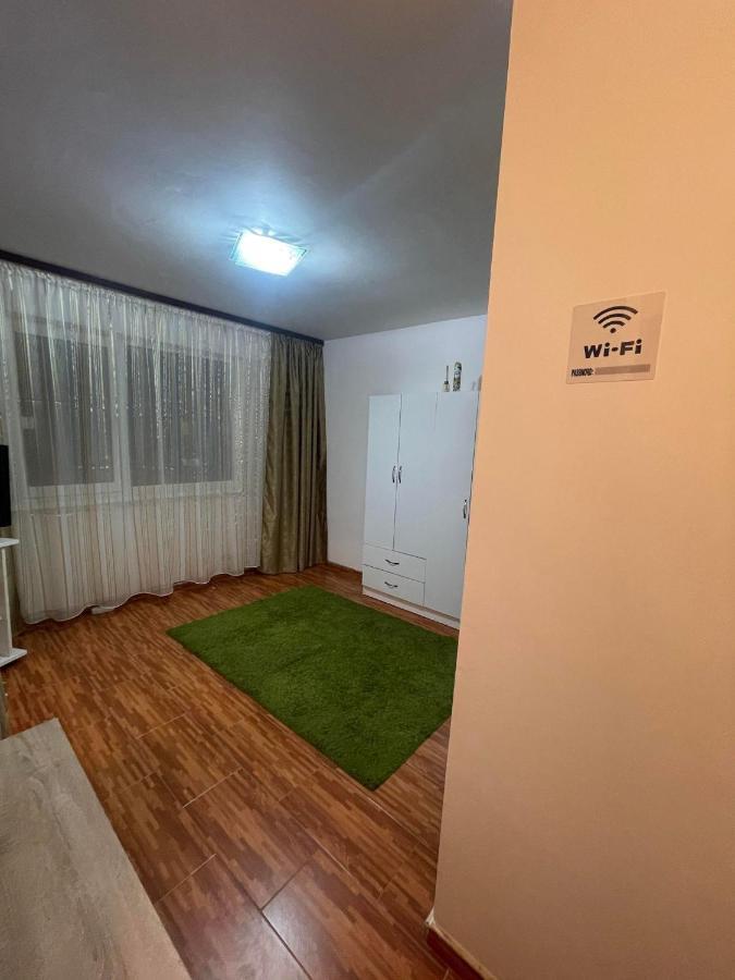 One Room Apartment Ptm Bukarest Eksteriør billede